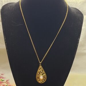 Elegant And Vintage Goldtone Teardrop Pendant Necklace